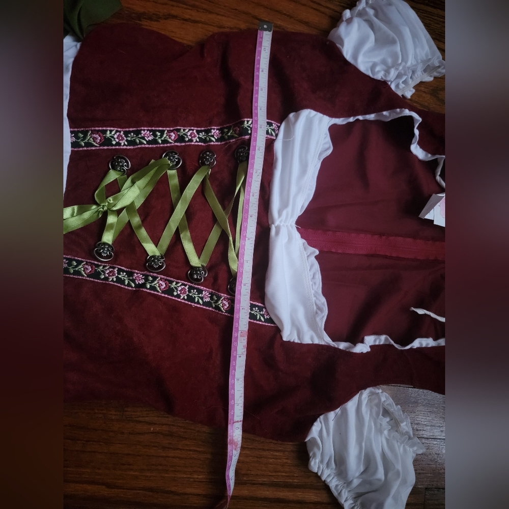Bavarian Maid Halloween Costume size XL - Picture 11 of 14